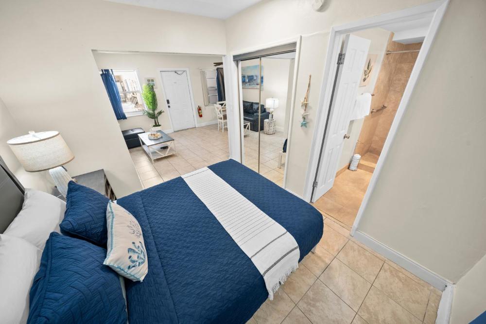 Deluxe One Bedroom Queen with Kitchen and Sofa Bed interior